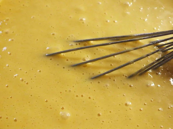 Mistura de bolo amarelo — Fotografia de Stock