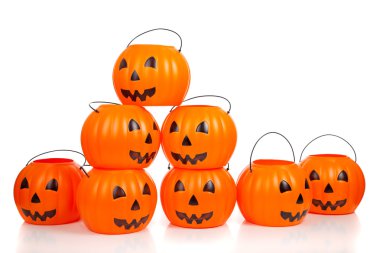 Jack-o-lantern kovalar yığılmış