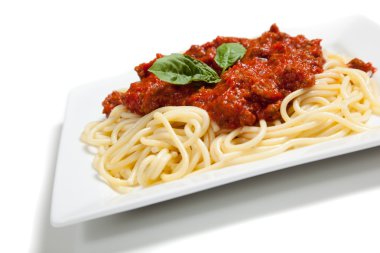 tabak spagetti et sosu ile