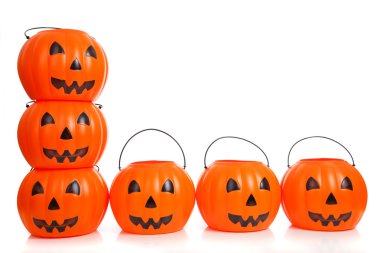 Jack-o-lantern kovalar yığılmış
