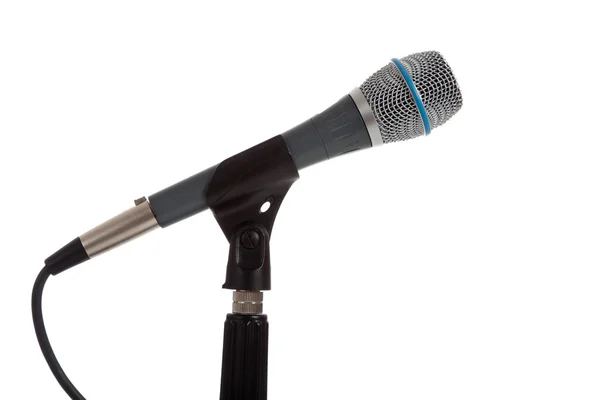 Mikrofon na stojaku mikrofon na biały — Zdjęcie stockowe