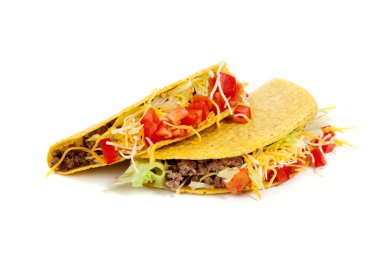beyaz zemin üzerinde iki tacos