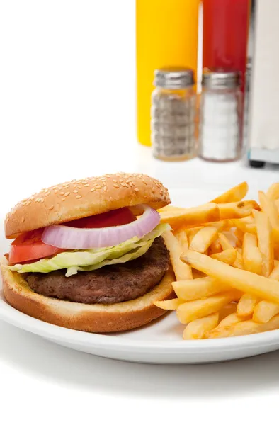 Nastavení restaurace hamburger a hranolky — Stock fotografie