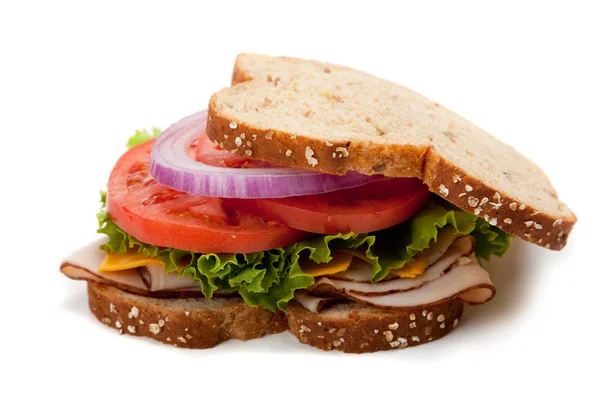 Sandwich de pavo sobre pan integral — Foto de Stock