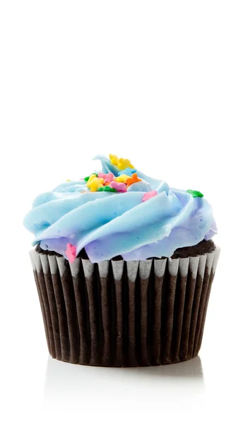 Cupcake au chocolat pastel bleu sur blanc — Photo