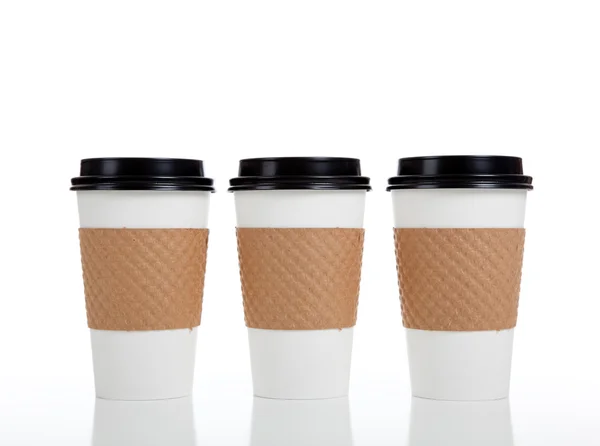 白い紙のコーヒー カップの行 — ストック写真