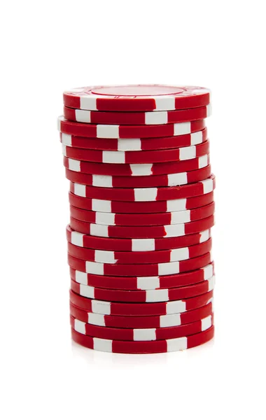 Beyaz üzerine kırmızı poker fişleri yığını — Stok fotoğraf