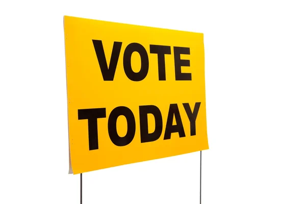 Señal amarilla del patio con "Vote hoy" —  Fotos de Stock