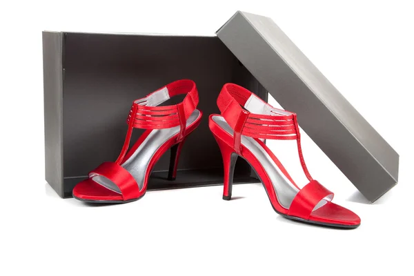 Sexy, zapatos rojos de tacón alto en blanco — Foto de Stock