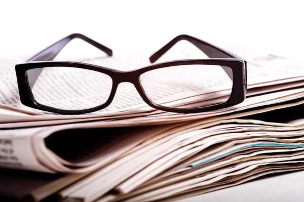 Reading Glasses on Newspapers — Stock Photo, Image