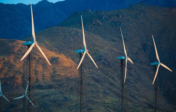 A group of wind turbines, wind mills in the dessert — Stock Photo, Image