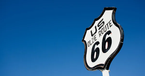 An old, nostalgic sign on historic Route 66 — Stock Photo, Image