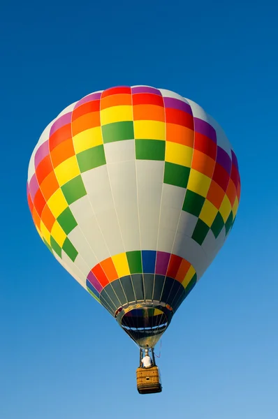 Mutlicolor sıcak hava balonu — Stok fotoğraf
