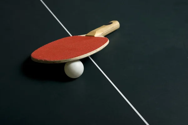 Ping を実行 - ピンポンまたはテーブル テニス — ストック写真