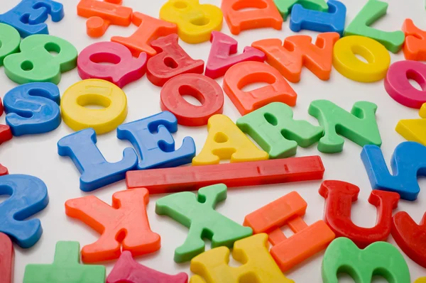"Learn" in plastic letters — Stock Photo, Image