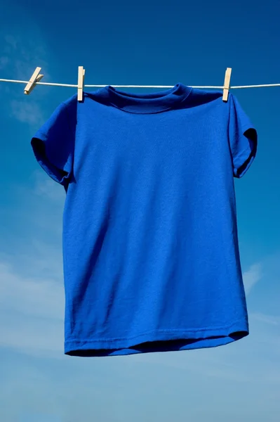 Una camiseta azul —  Fotos de Stock