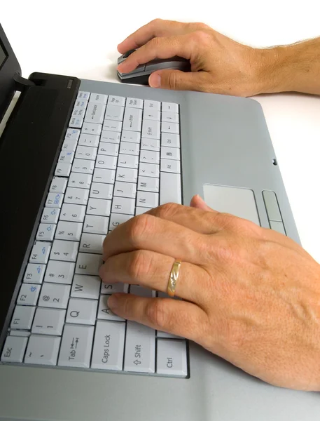 Hands on laptop — Stock Photo, Image