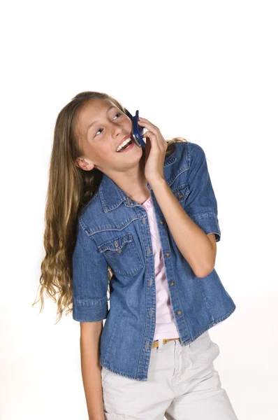 年轻的女孩在电话上 — 图库照片
