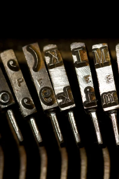 Starý starožitný psací stroj — Stock fotografie