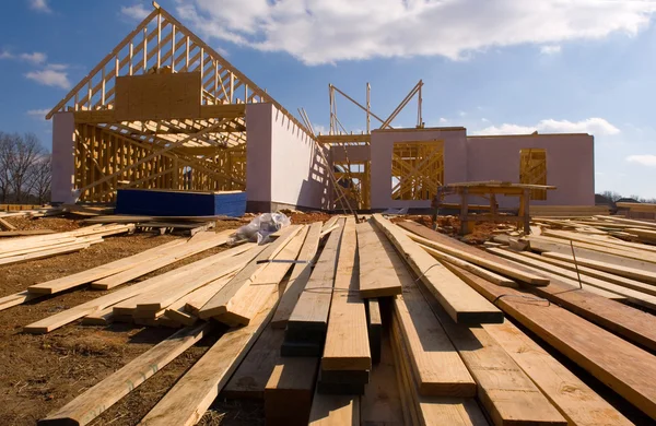 Nieuw huis in aanbouw — Stockfoto