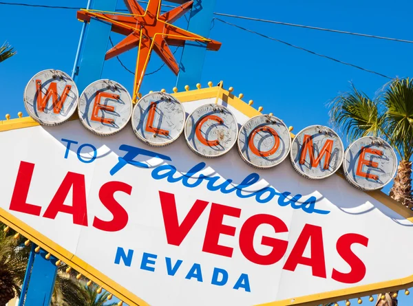 Bienvenido a Las Vegas Nevada firmar en una tarde soleada — Foto de Stock