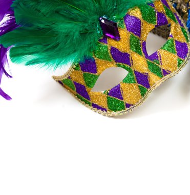 Beyaz bir arka planda Mardi gras maskesi