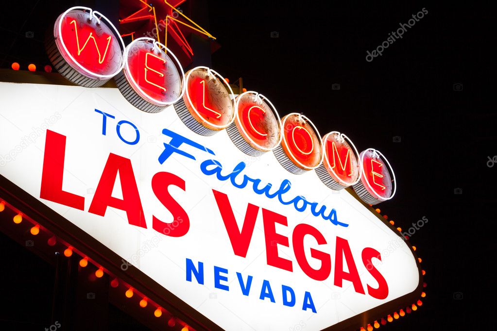 Welcome to Las Vegas sign at night