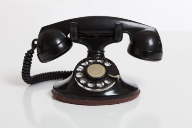 Beyaz üstüne siyah, vintage döner telefon