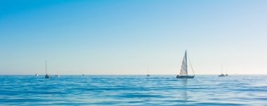 okyanus üzerinde sailbot 