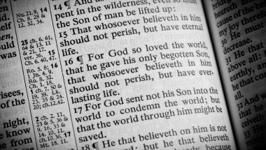 John 3:16 için açılmış bir İncil