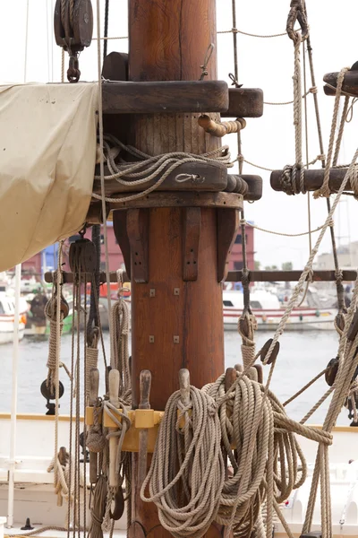 Mastro de um navio — Fotografia de Stock