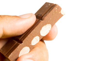 Bademli bir parça çikolata.