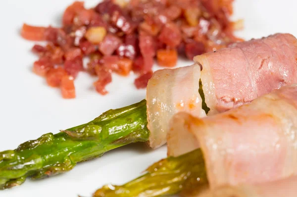 Asparagus with bacon — Stock Photo, Image