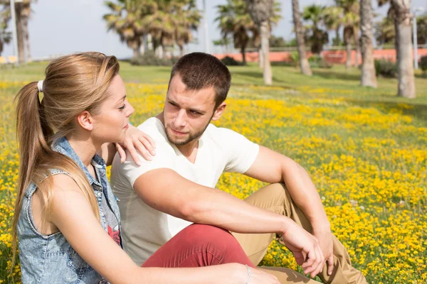 Woman and man embracing — Stock Photo, Image