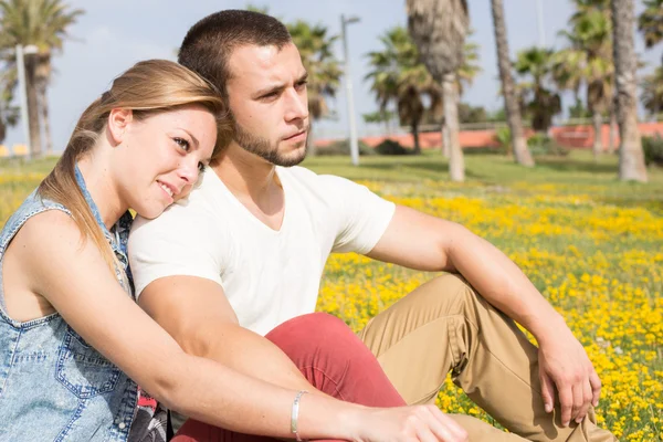 Woman and man embracing — Stock Photo, Image