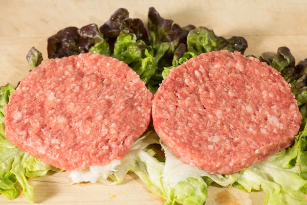 Hamburguesa cruda — Foto de Stock