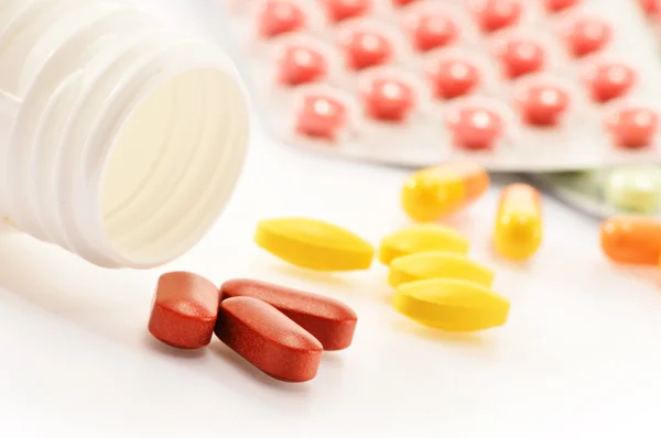 Composição com cápsulas de suplemento dietético e pílulas de drogas — Fotografia de Stock