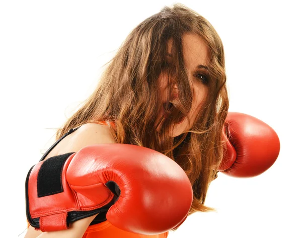 Retrato de mujer joven con guantes de boxeo rojos —  Fotos de Stock