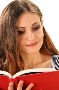 genç kadın üzerinde beyaz izole kitap okuma