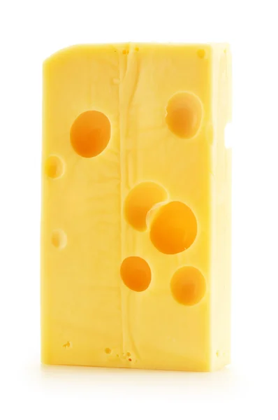 Свежий сыр на белом — стоковое фото