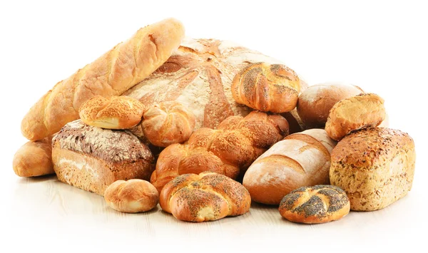 Samenstelling met brood en broodjes geïsoleerd op wit — Stockfoto