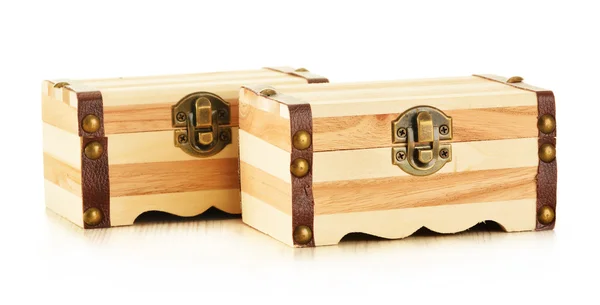 Ręcznie wykonane drewniane pudełko na białym tle — Zdjęcie stockowe