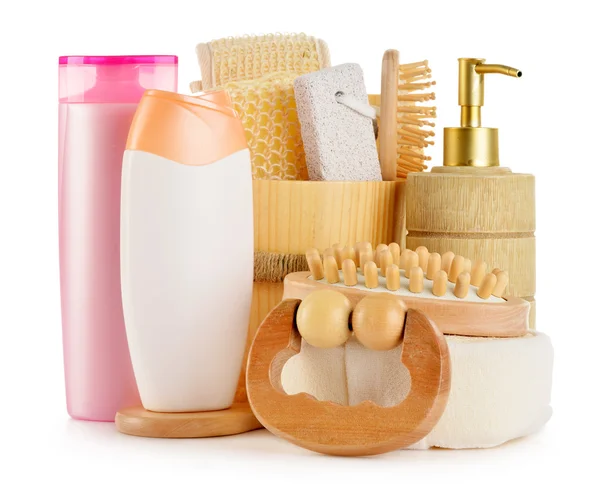 Acessórios para cuidados com o corpo e produtos de beleza isolados em branco — Fotografia de Stock