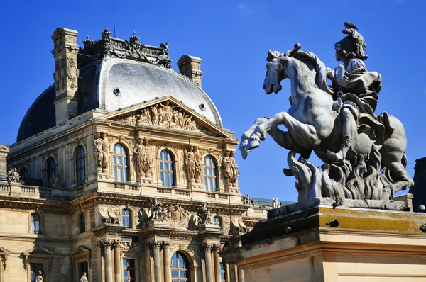 Louvre Museum in Paris, France — Stock Photo, Image