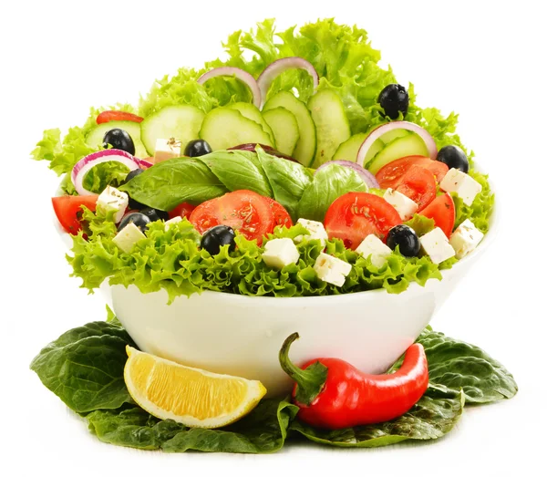 Beyaz izole kase sebze salatası — Stok fotoğraf