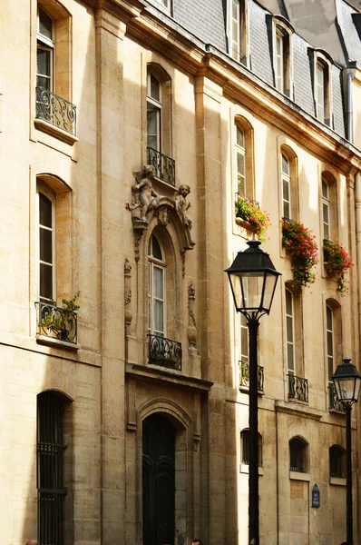 Arquitetura parisiense histórica original — Fotografia de Stock