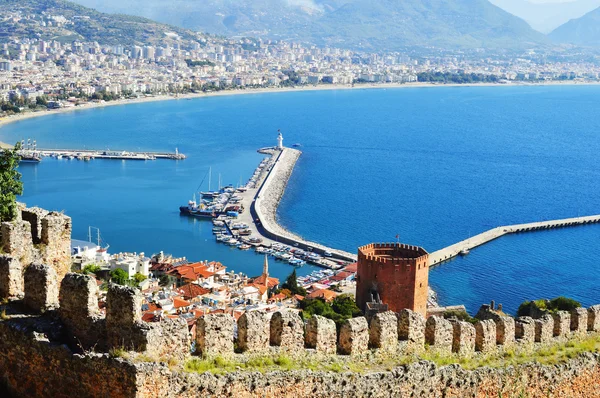 View of Alanya harbor form Alanya peninsula. Turkish Riviera — Stock Photo, Image