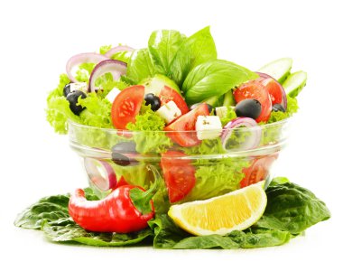 beyaz izole kase sebze salatası