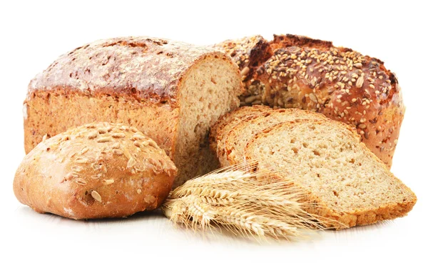 Composition avec des produits de boulangerie isolés sur blanc — Photo