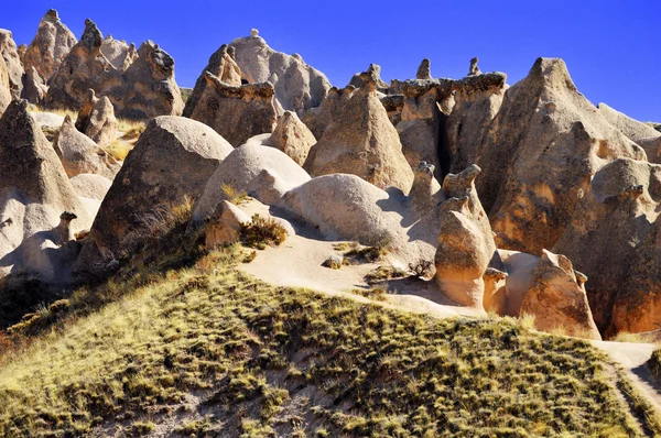 Rotsen van Cappadocië in Centraal-Anatolië, Turkije — Stockfoto